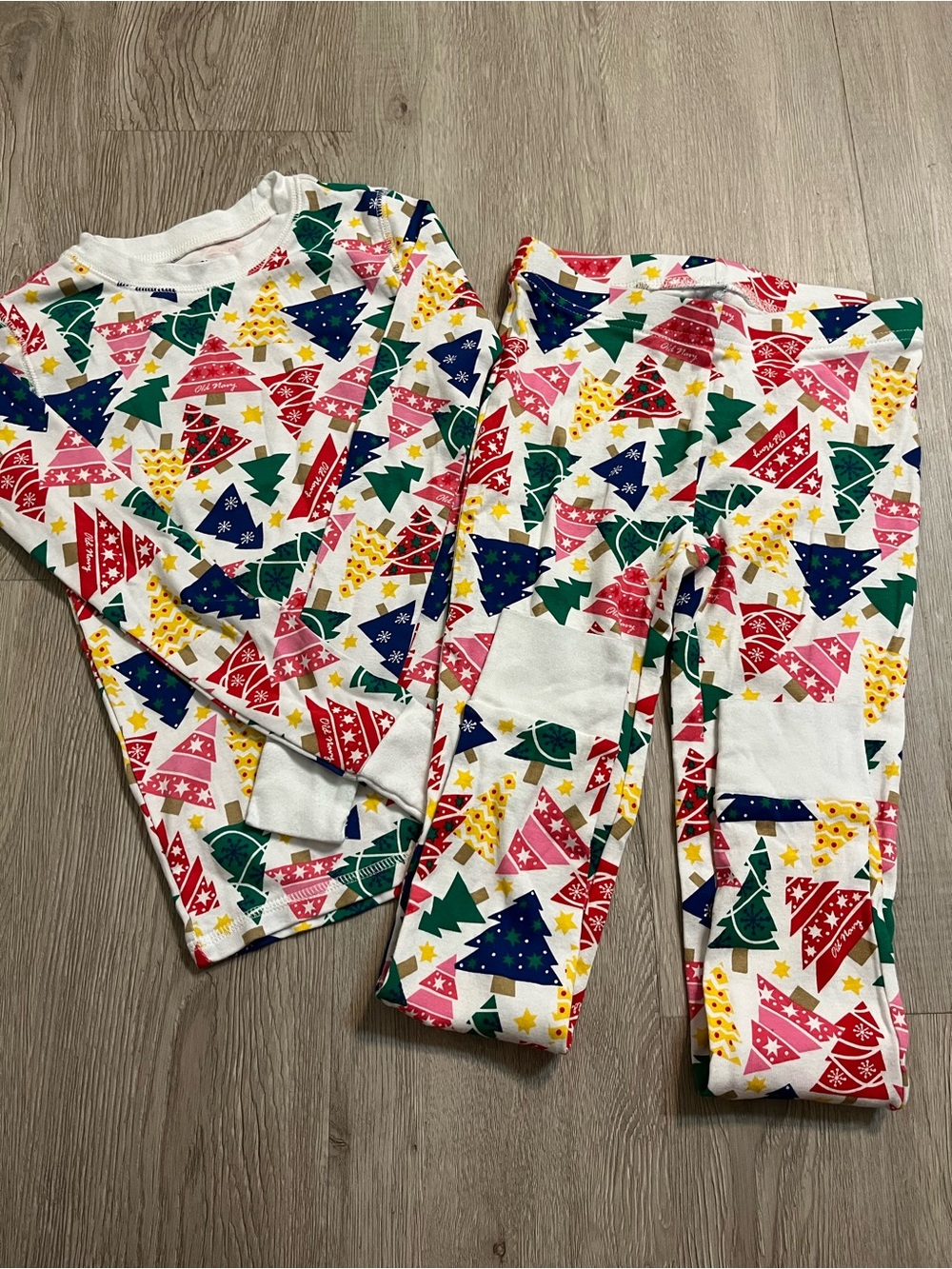 Kids White Holiday Tree Print Pajama Set